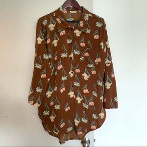 Flower brown shirt. Size 20W